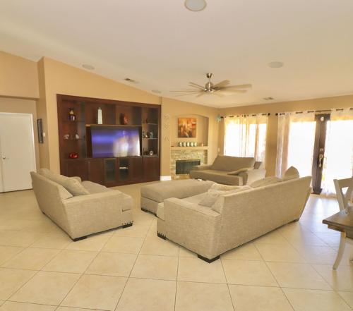 side-living-room-pic